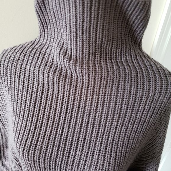 WIFRED Size xxs oversized Wilfred sweater - Picture 3 of 3